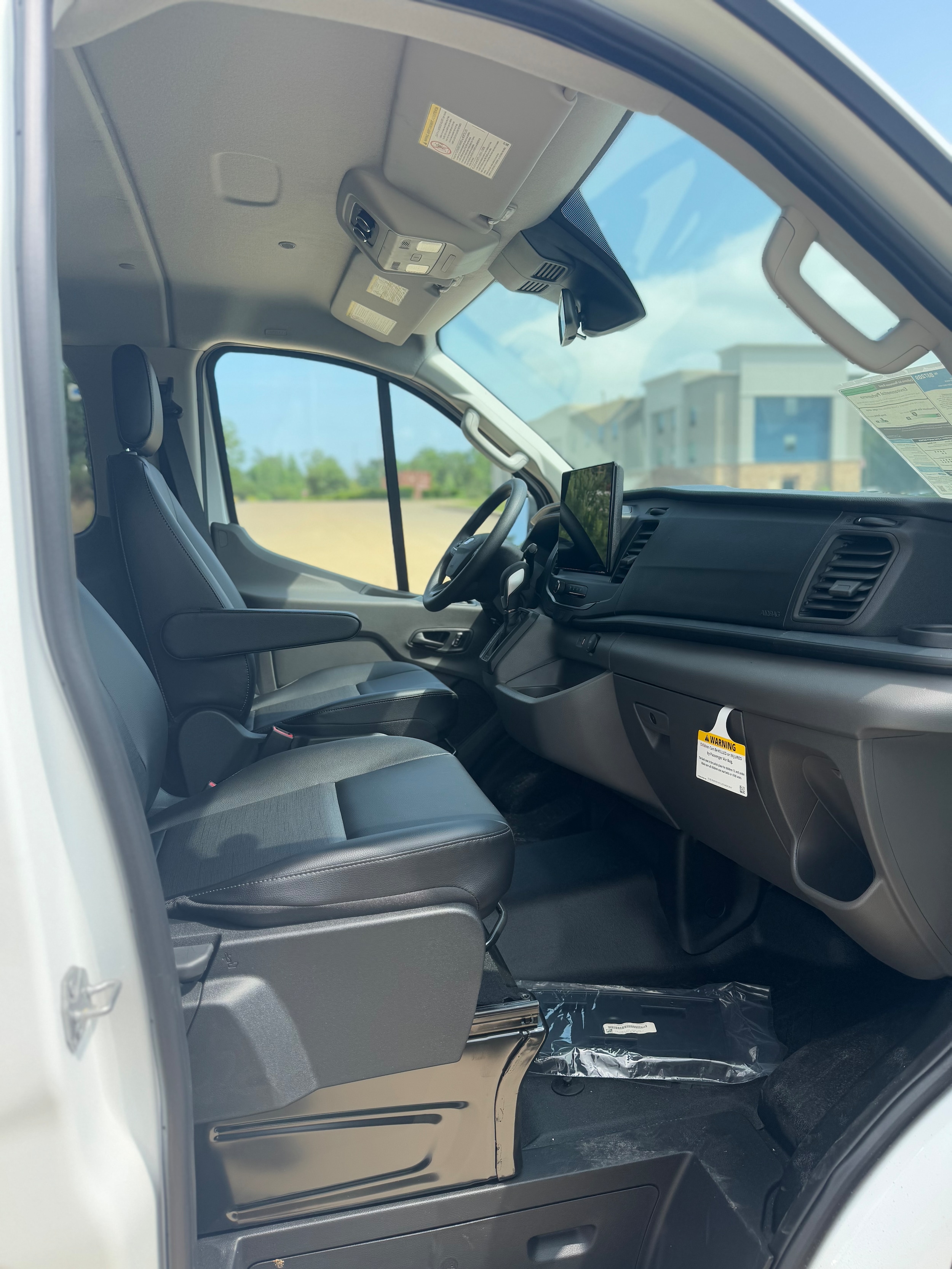2024 Ford Transit Passenger Van XL - Photo 35