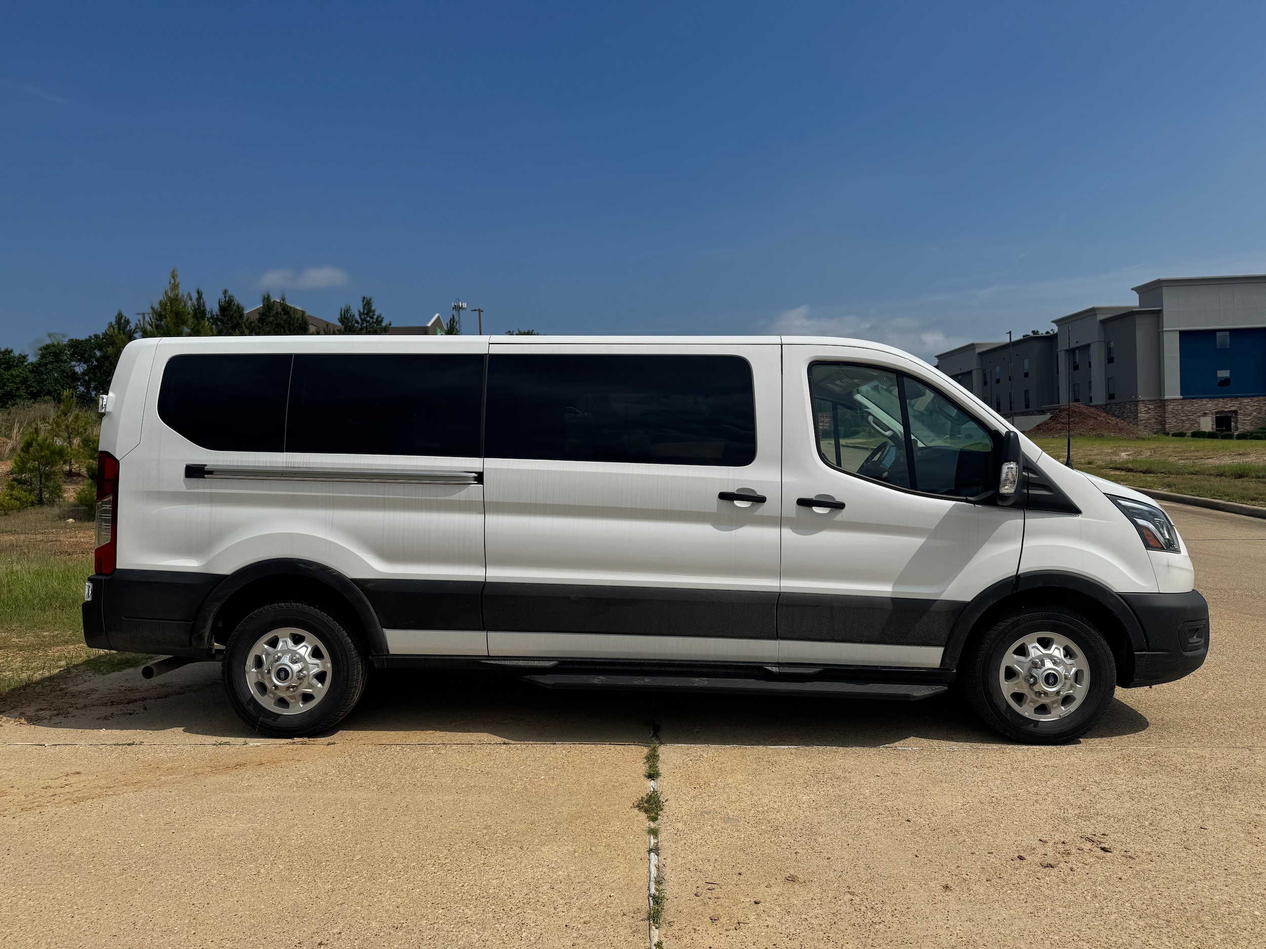 2024 Ford Transit Passenger Van XL - Photo 7