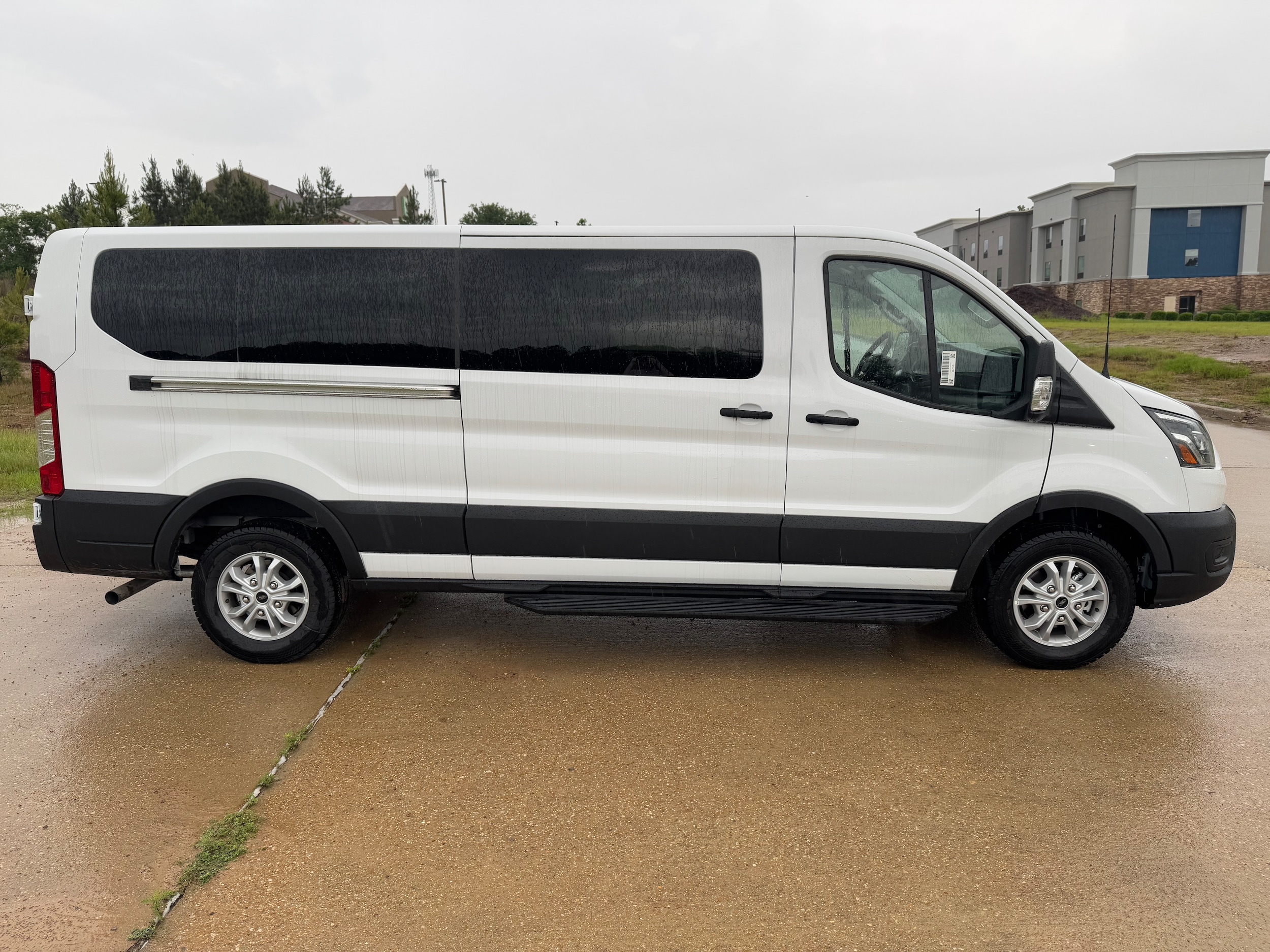 2024 Ford Transit Passenger Van XL - Photo 7