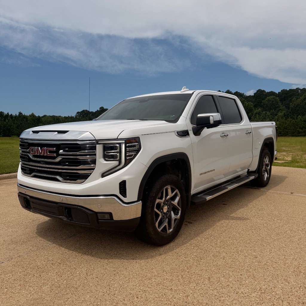 Used 2024 GMC Sierra 1500 SLT 4WD Crew Cab 147 SLT