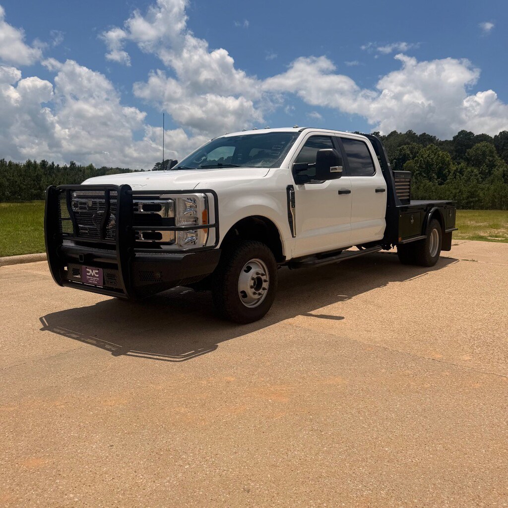 Used 2023 Ford Super Duty F-350 DRW XL XL 4WD Crew Cab 179 WB 60 CA