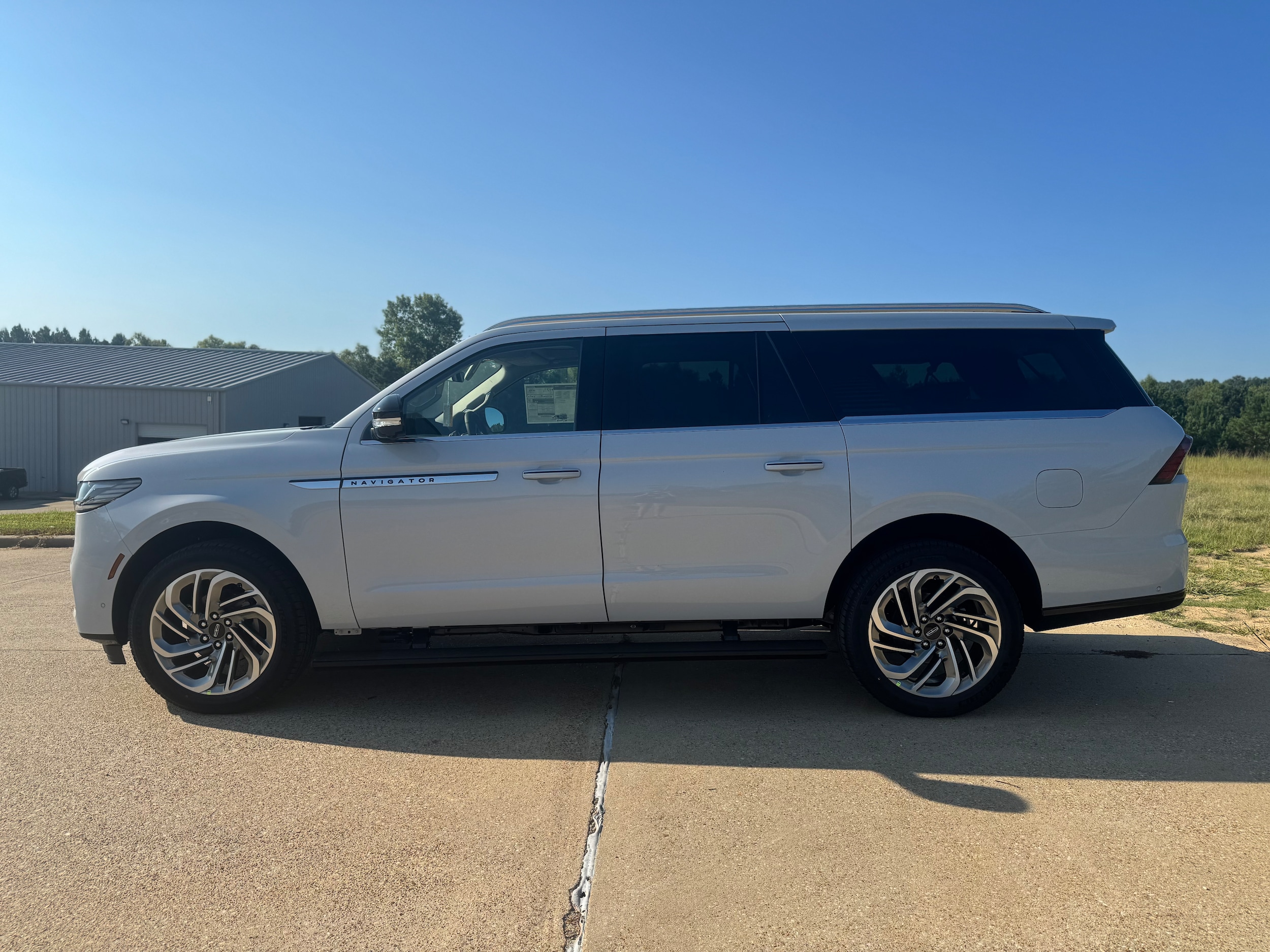 2025 Lincoln Navigator Reserve L - Photo 7