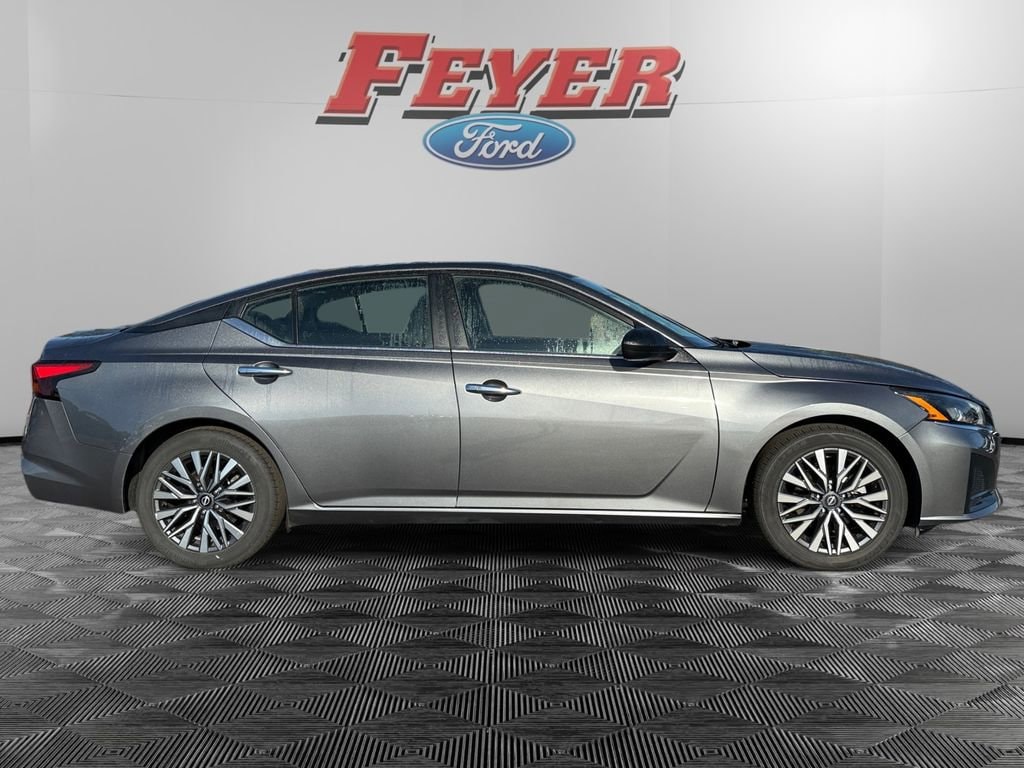2024 Nissan Altima SV - Photo 6