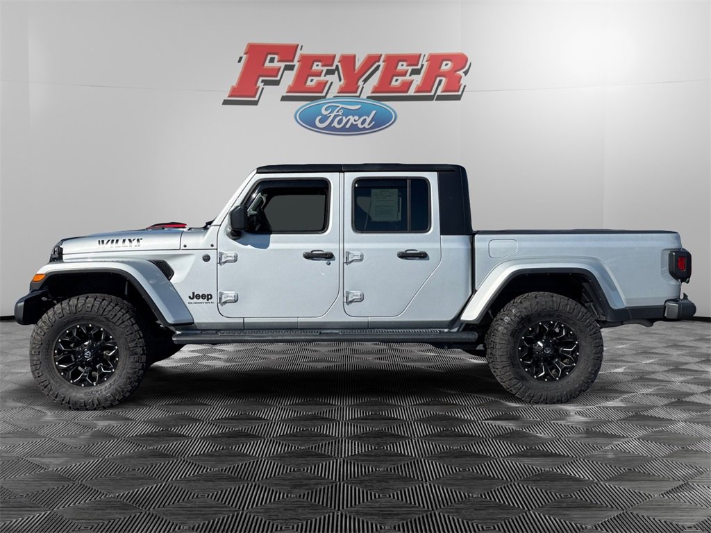 2023 Jeep Gladiator Willys photo 2