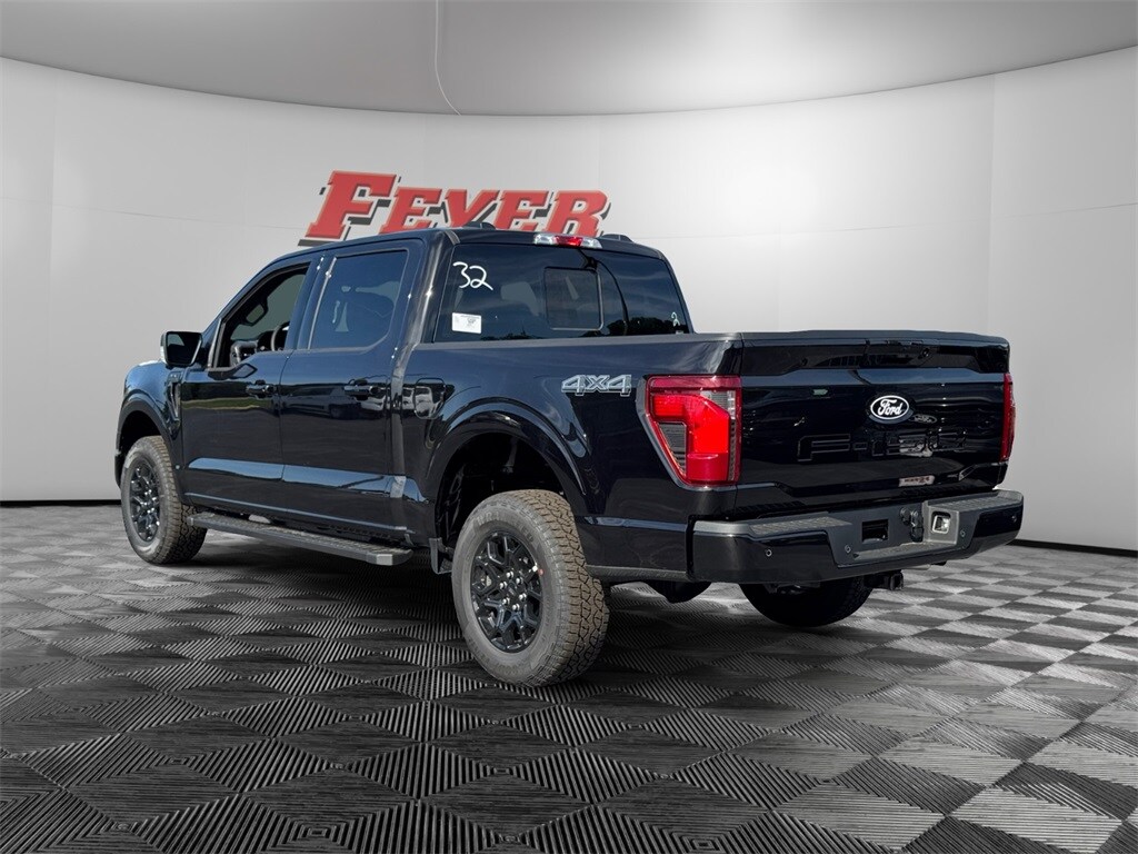 2025 Ford F-150 XLT photo 3