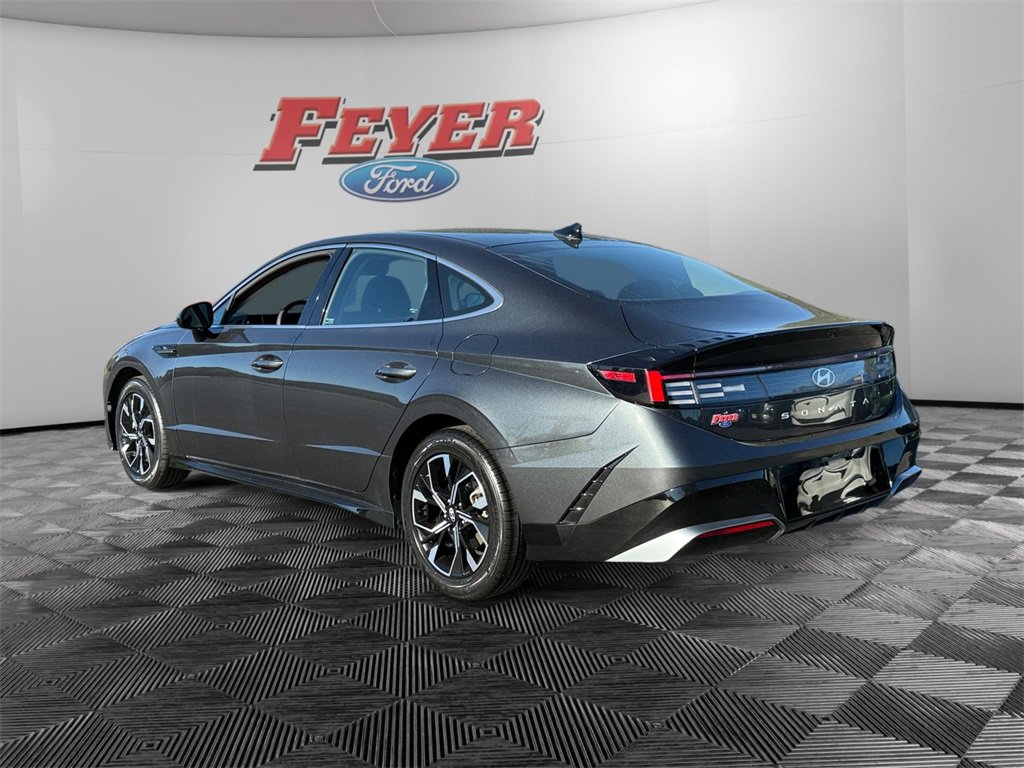 2024 Hyundai Sonata SEL photo 3