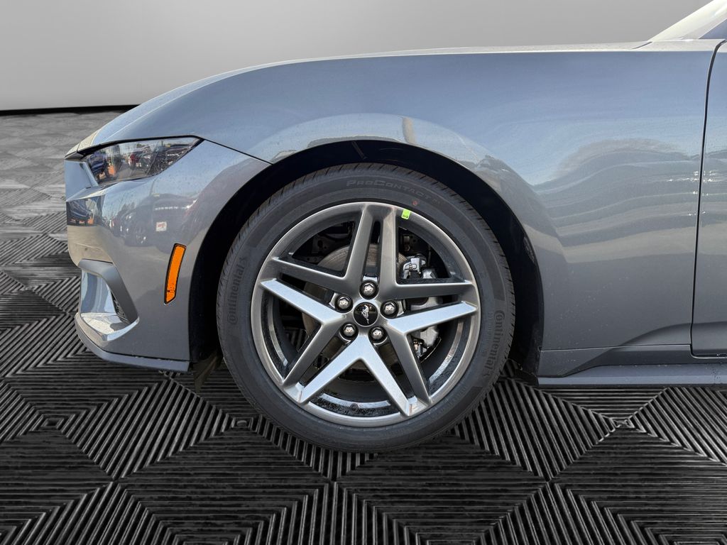 2026 Ford Mustang EcoBoost Fastback - Photo 9