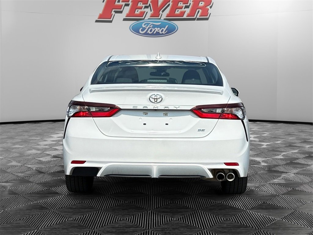 2023 Toyota Camry SE photo 4