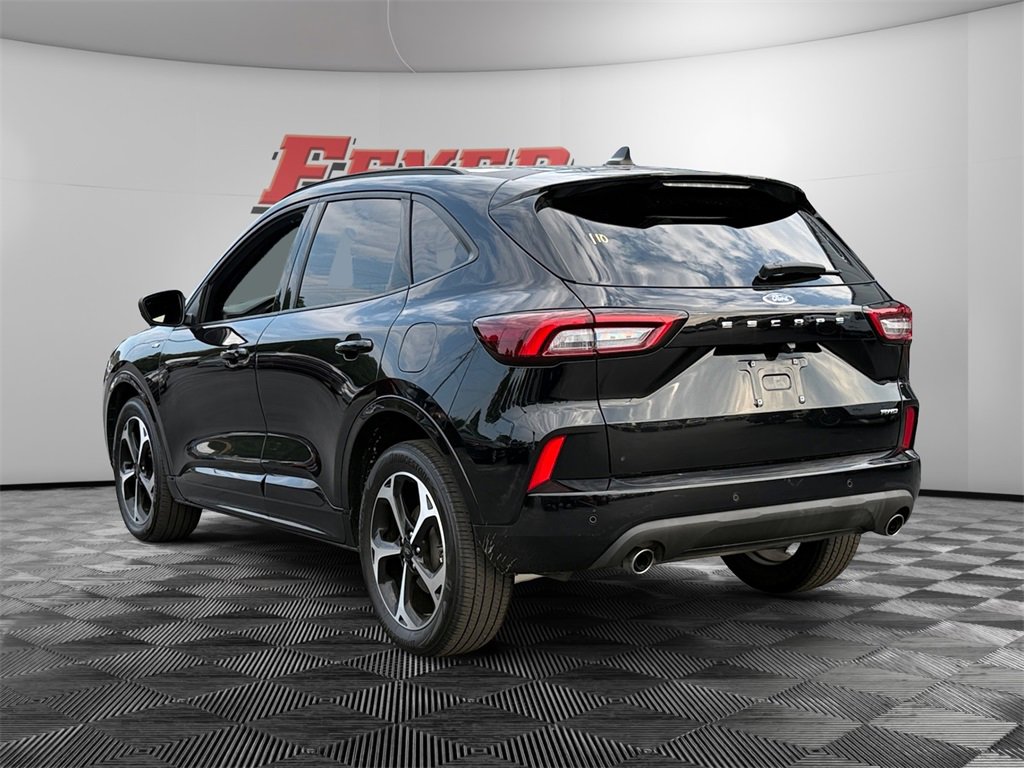 2023 Ford Escape ST-Line Elite photo 3