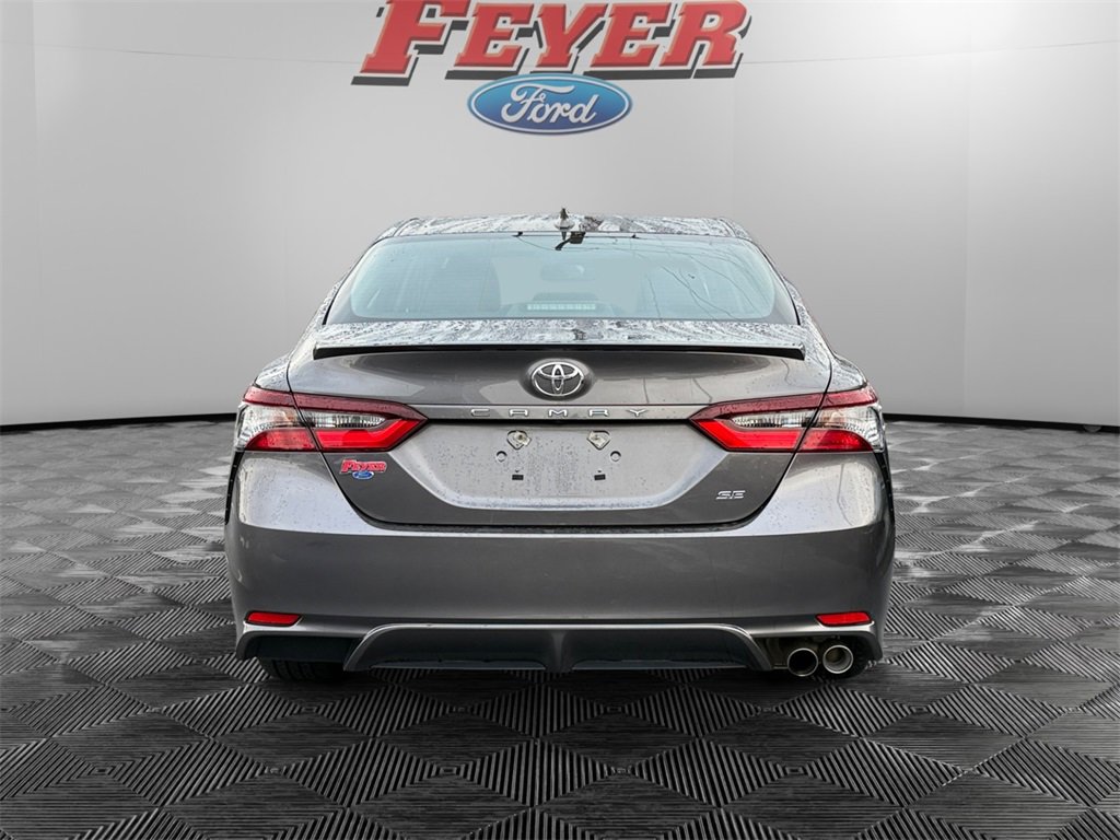 2024 Toyota Camry SE photo 4