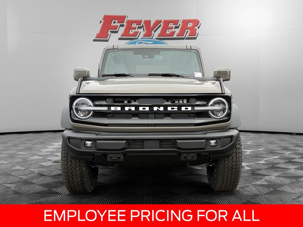 2025 Ford Bronco 4-Door Outer Banks - Photo 2
