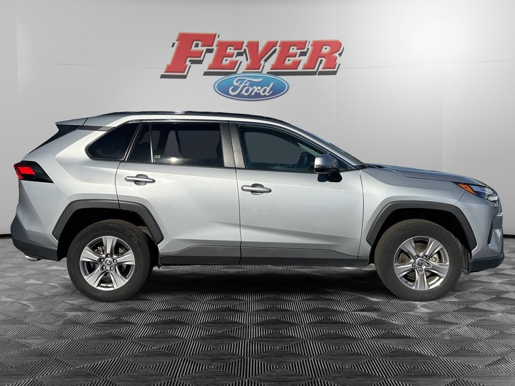 2023 Toyota RAV4 XLE - Photo 6