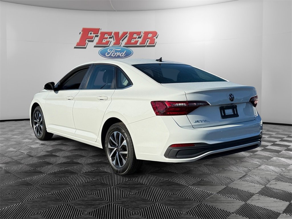 2023 Volkswagen Jetta S photo 2