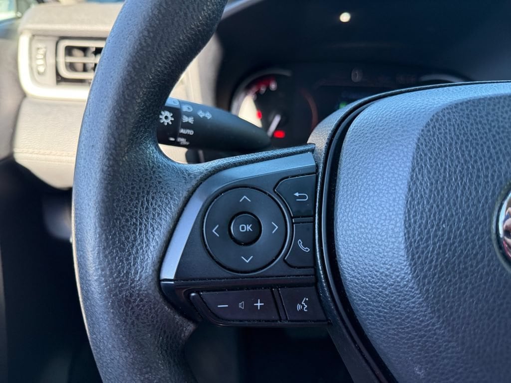 2023 Toyota RAV4 XLE - Photo 19
