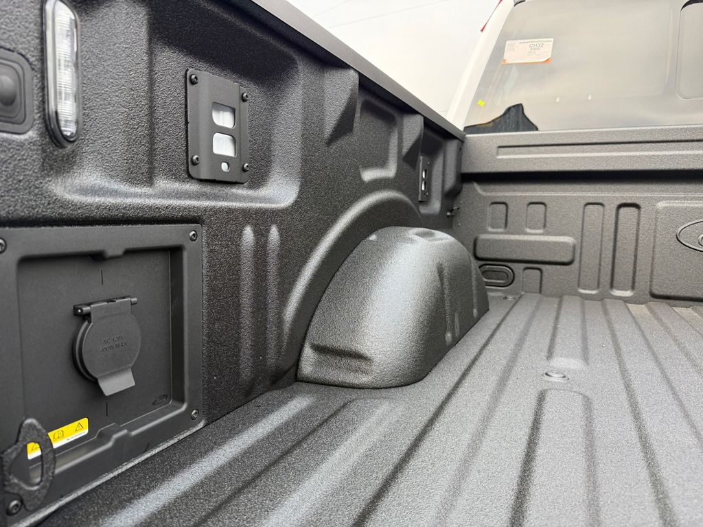 2026 Ford F-150 Raptor - Photo 17