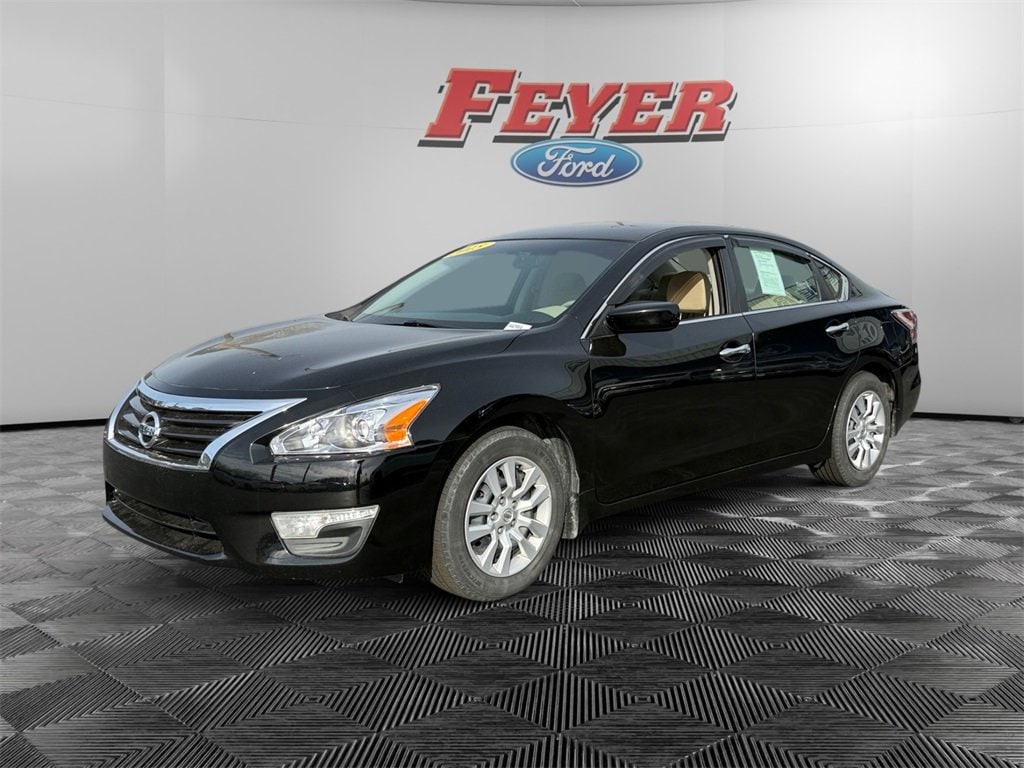 2015 Nissan Altima S's photo