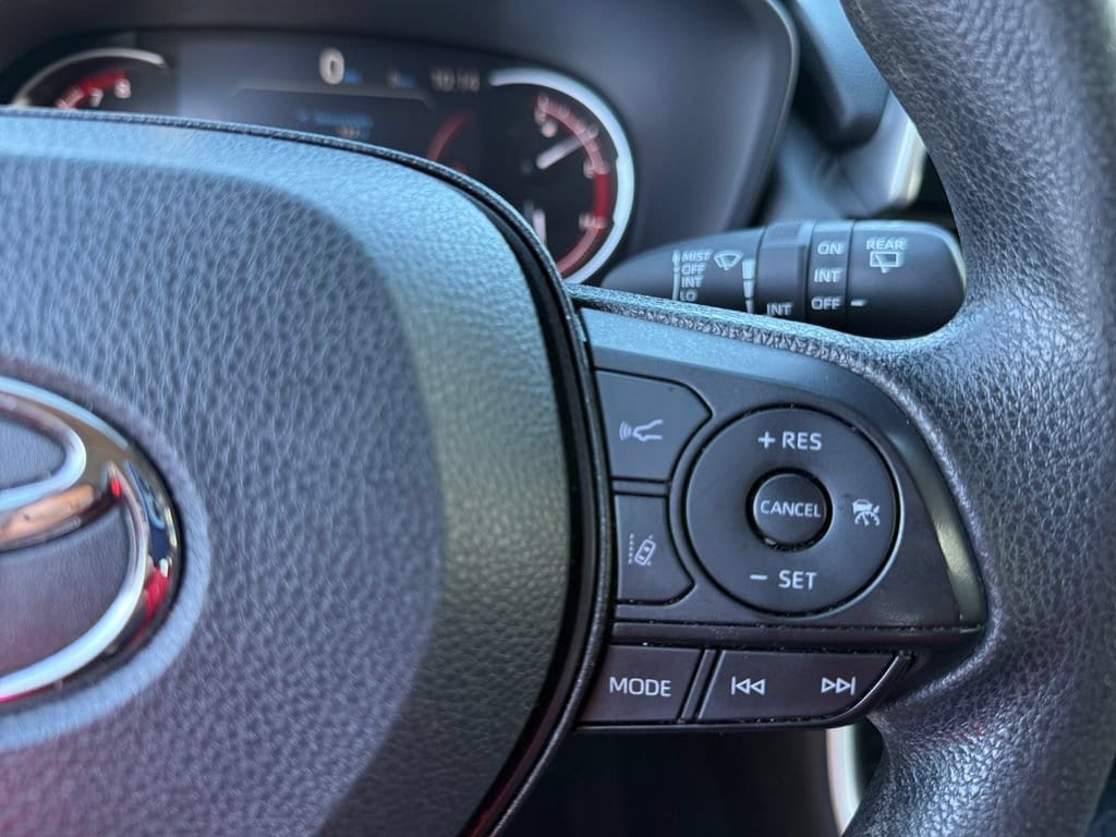 2023 Toyota RAV4 XLE - Photo 20