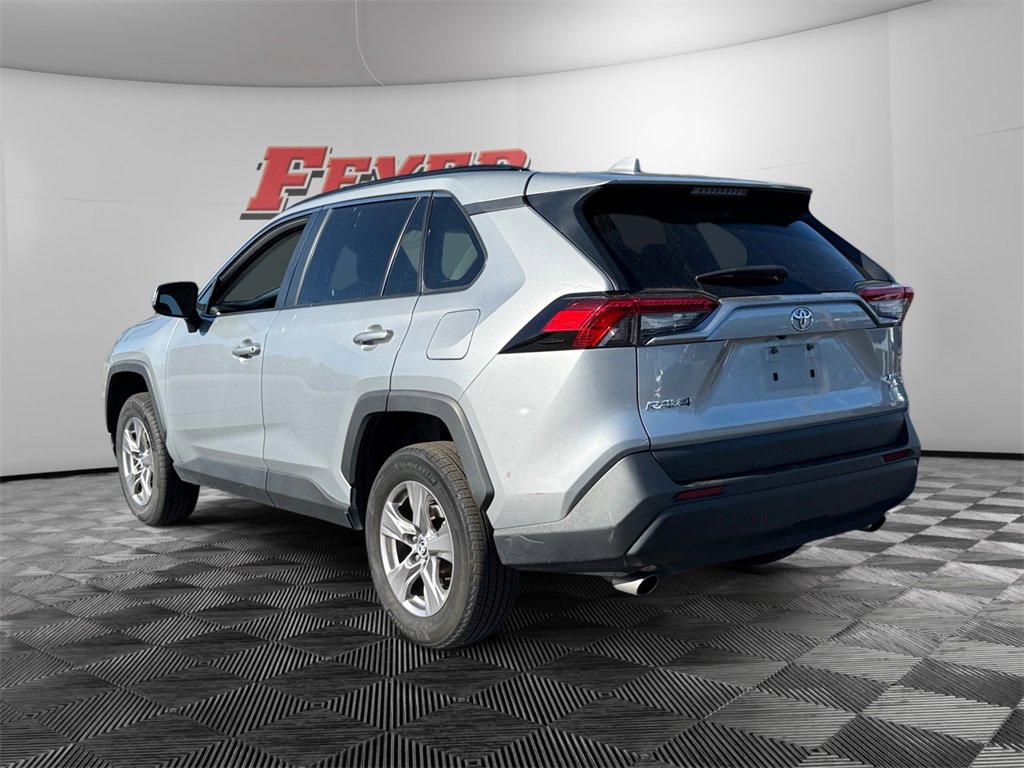 2023 Toyota RAV4 XLE photo 2