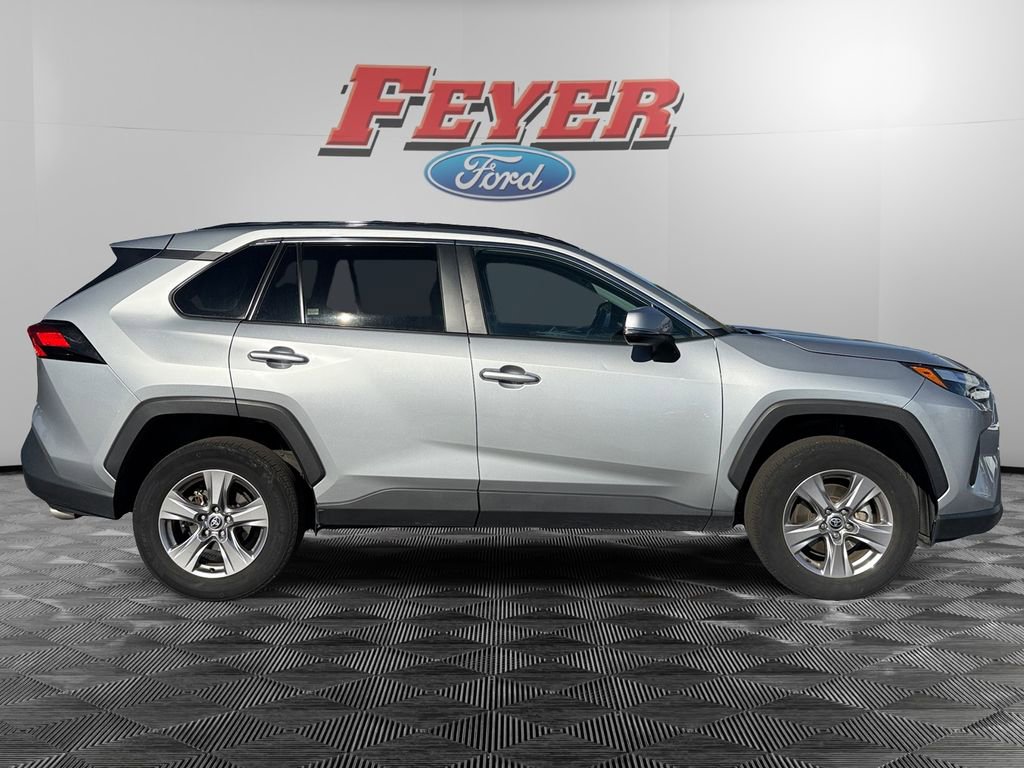 2023 Toyota RAV4 XLE - Photo 6