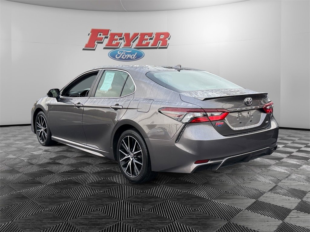 2024 Toyota Camry SE photo 3