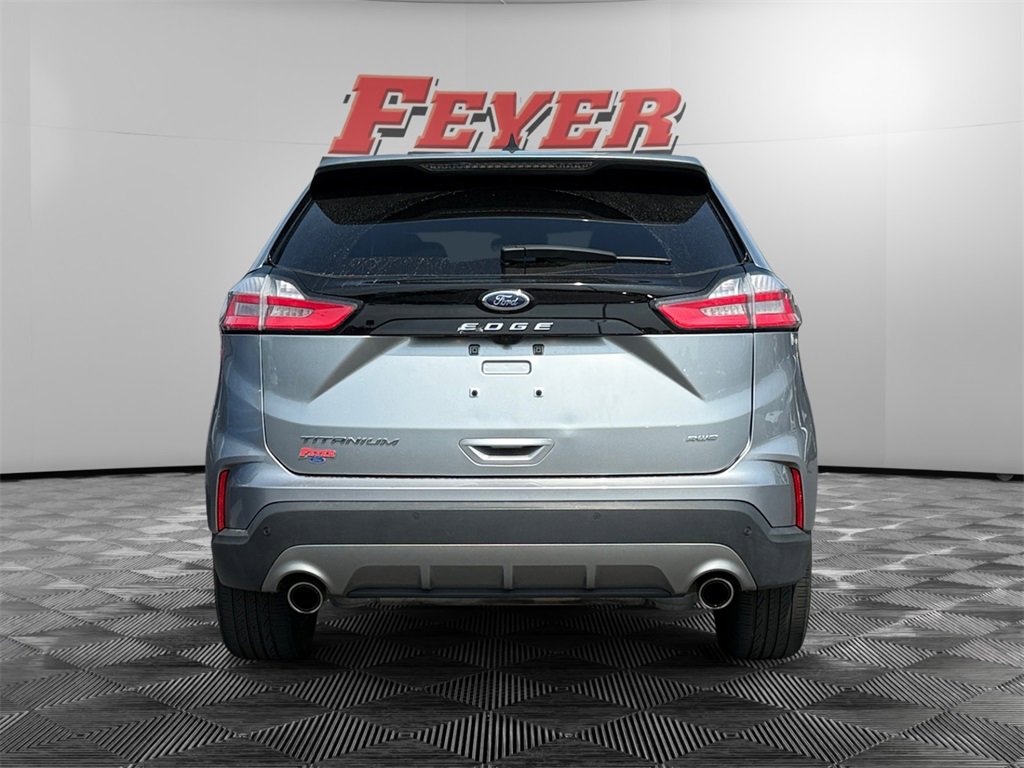 2024 Ford Edge Titanium photo 4