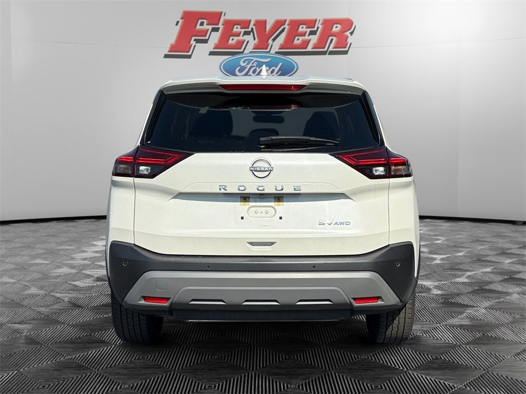 2023 Nissan Rogue SV photo 4