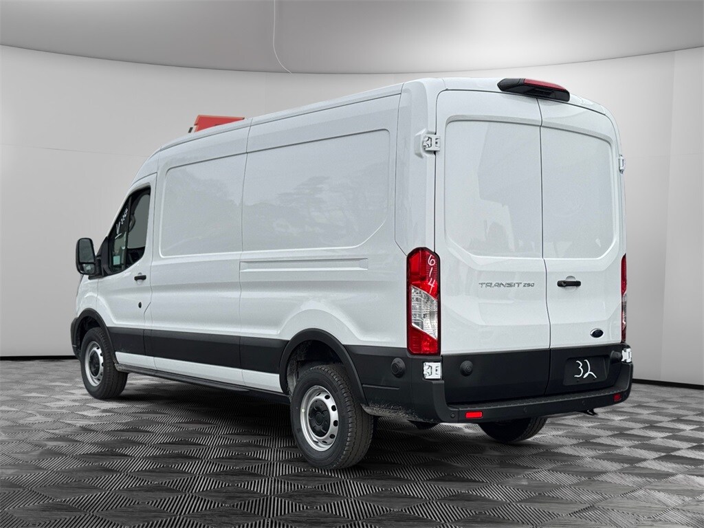 2025 Ford Transit photo 3