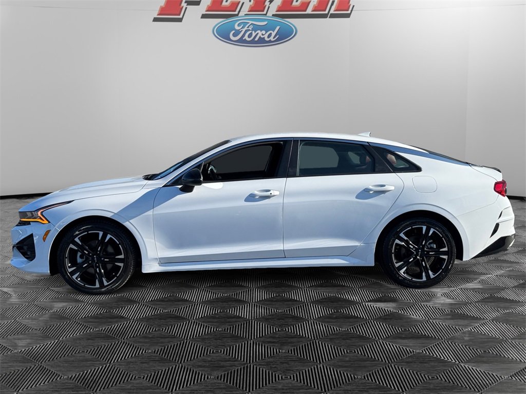 2024 Kia K5 GT-Line photo 2
