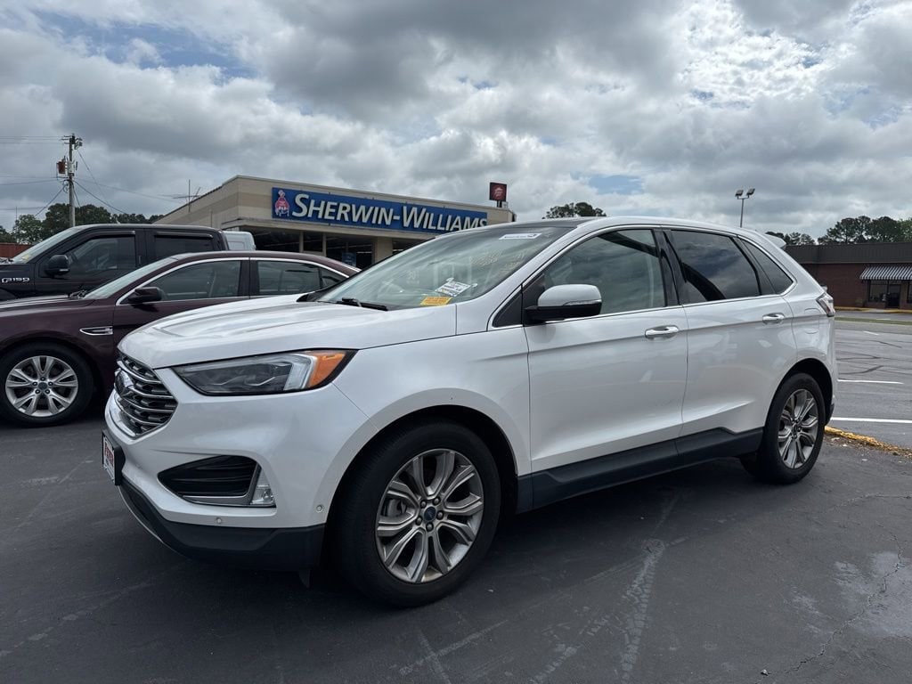 2019 Ford Edge Titanium's photo