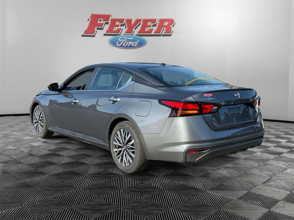 2024 Nissan Altima 2.5 SV photo 3