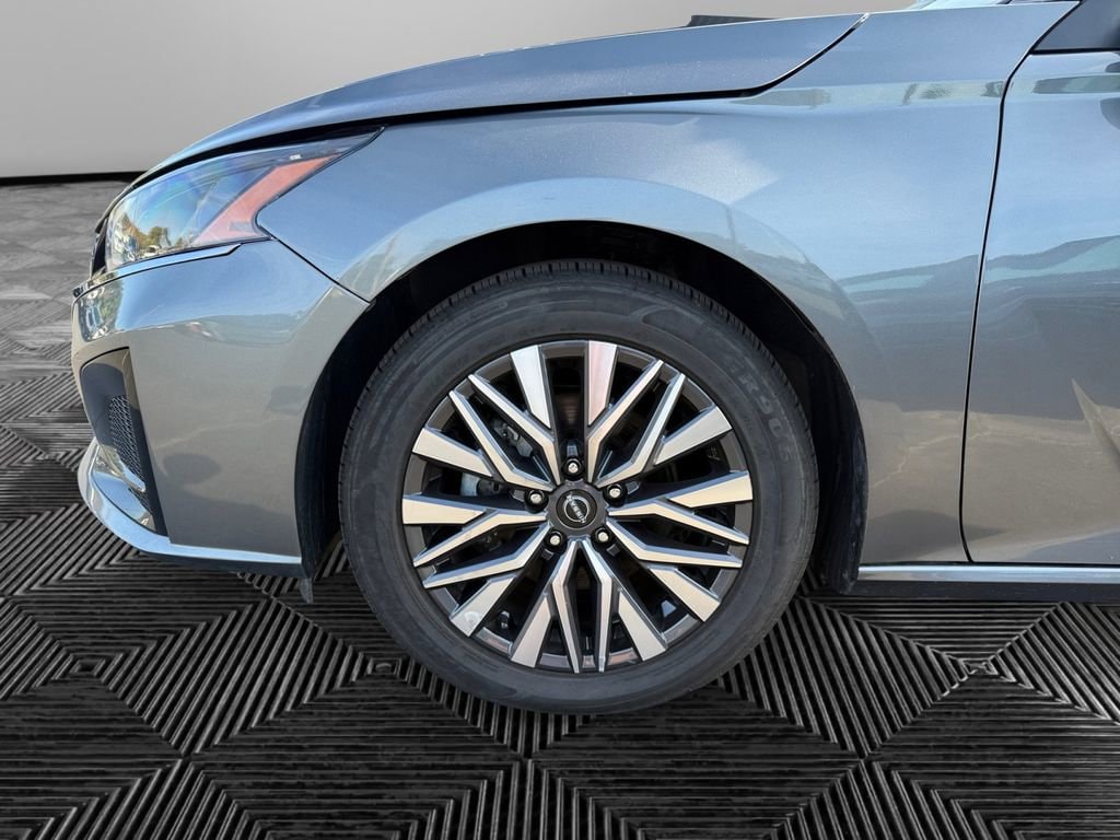 2024 Nissan Altima SV - Photo 14