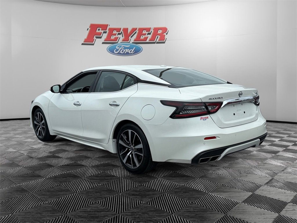 2023 Nissan Maxima SV photo 2