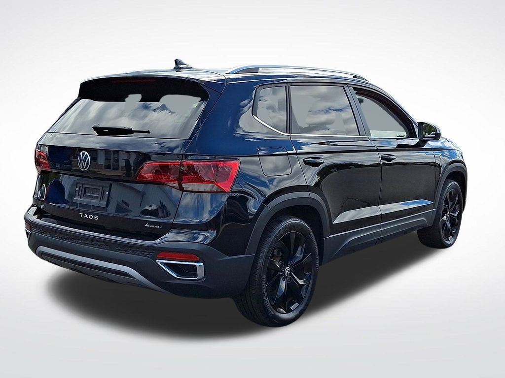 2023 Volkswagen Taos SE photo 4
