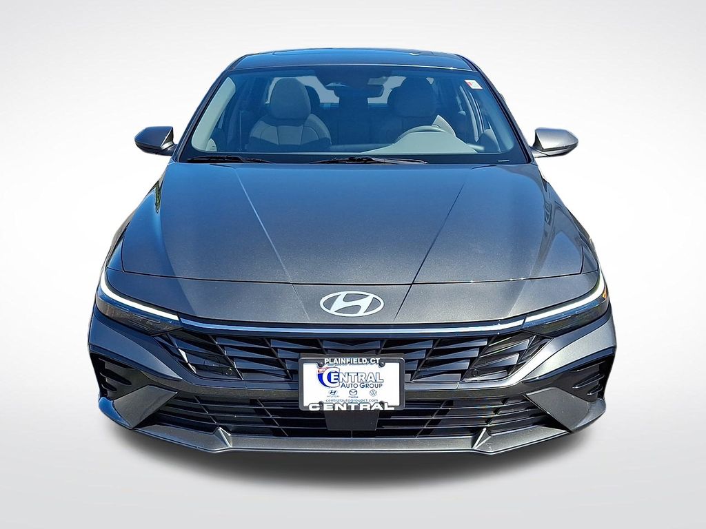 2025 Hyundai Elantra SEL Convenience photo 2