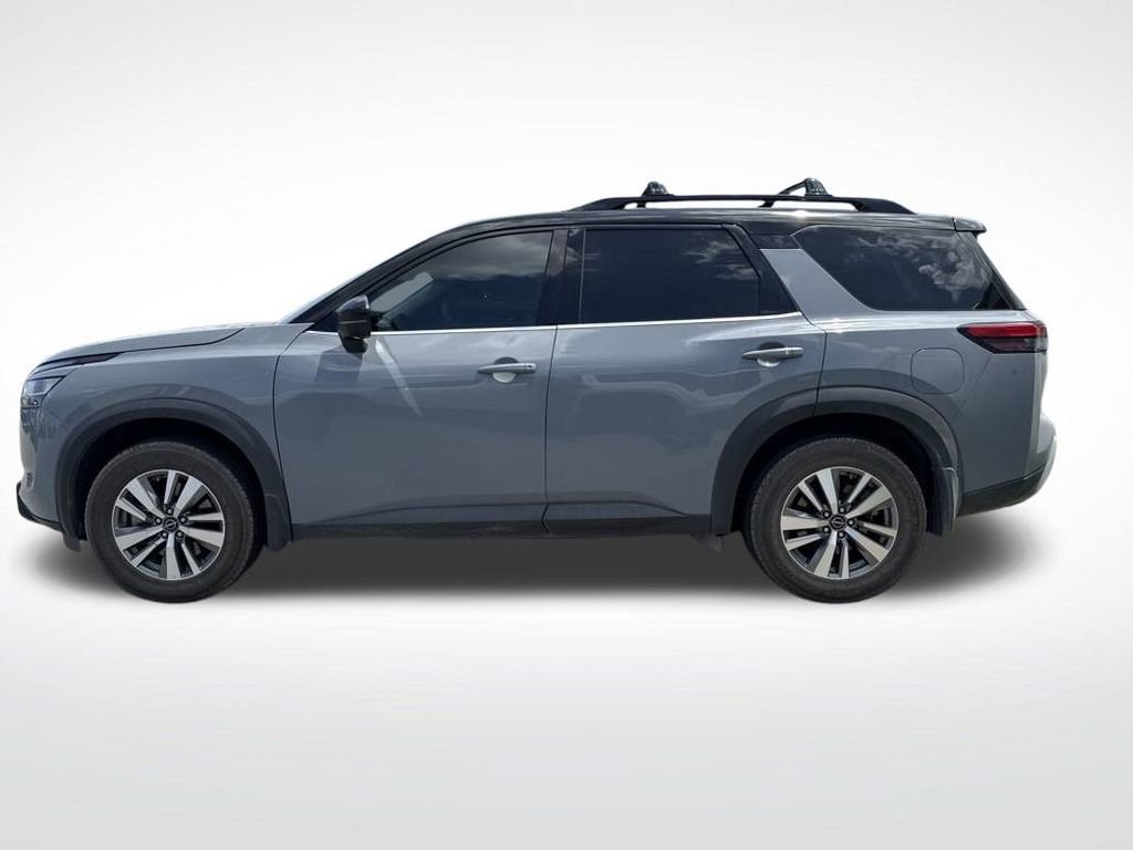 2023 Nissan Pathfinder SL photo 4