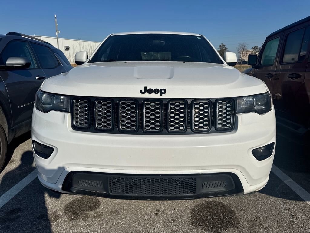 Used 2017 Jeep Grand Cherokee Altitude