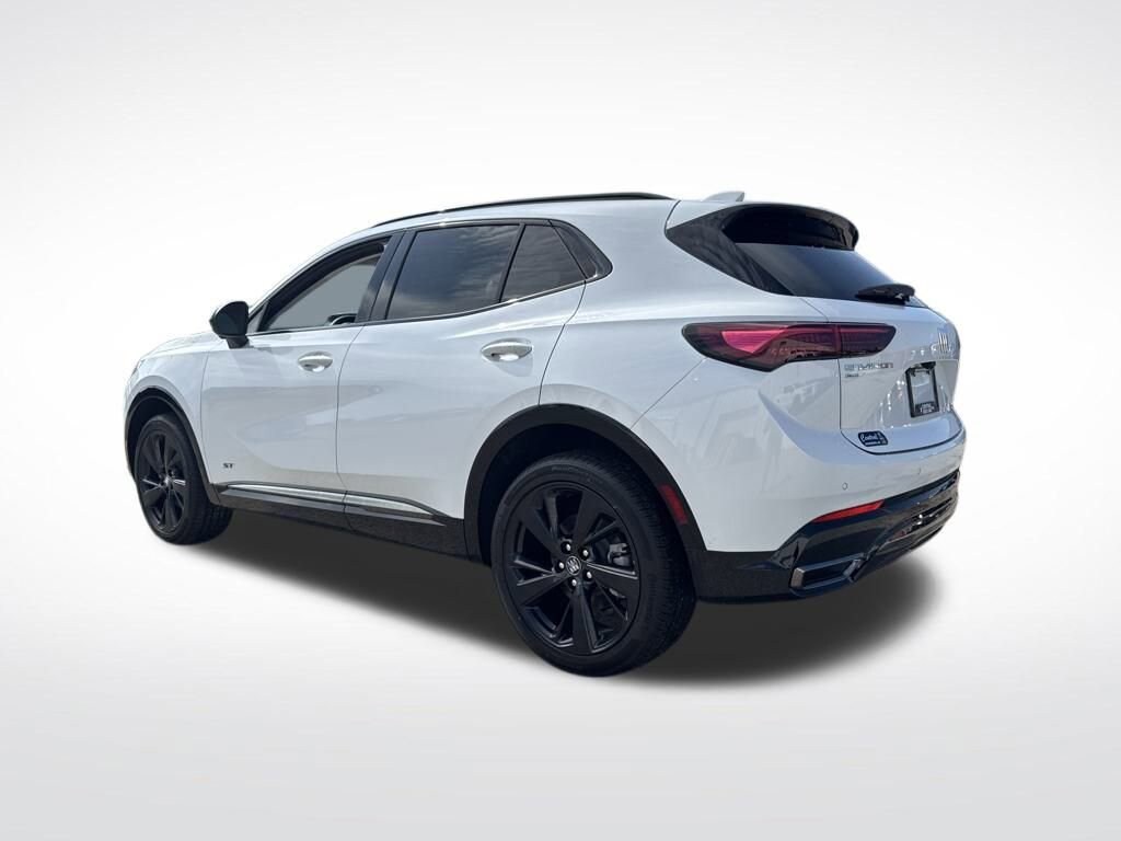 2025 Buick Envision Sport Touring photo 3