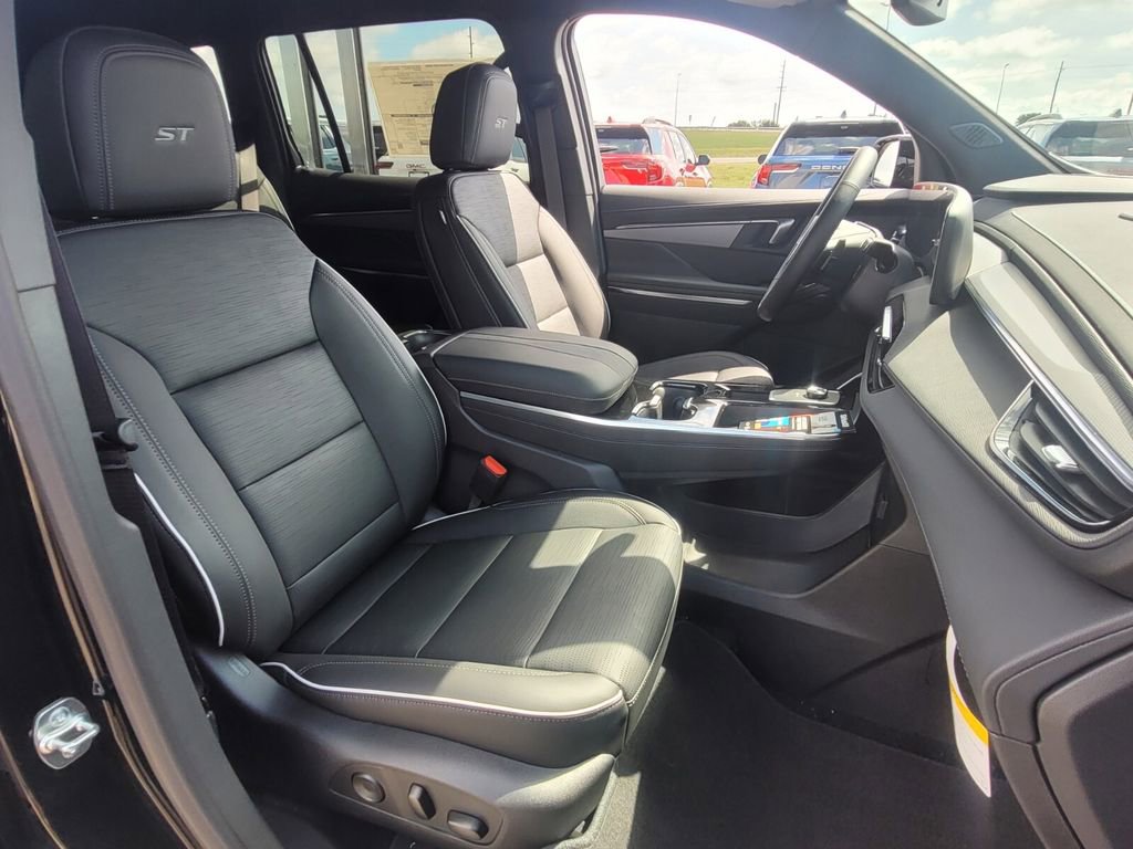 2025 Buick Enclave Sport Touring photo 4