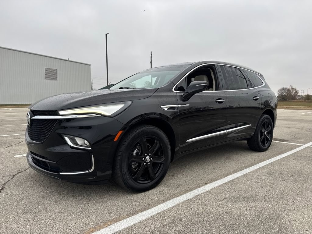 2023 Buick Enclave Essence's photo