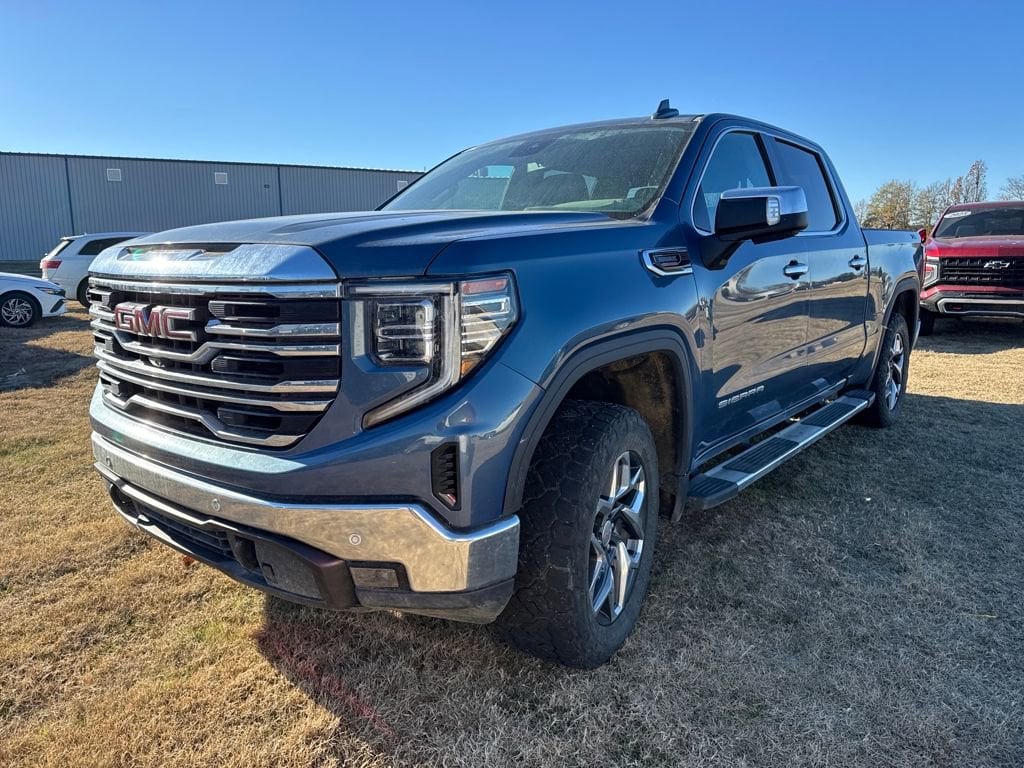 2024 GMC Sierra 1500 SLT's photo