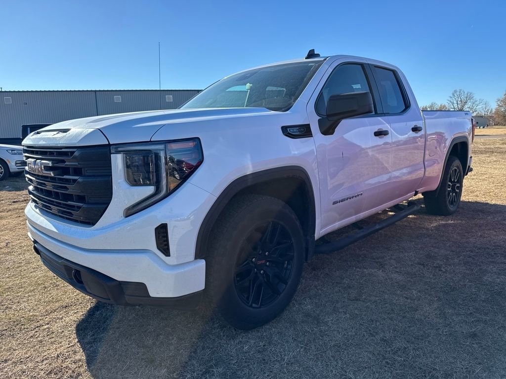 2023 GMC Sierra 1500 Pro's photo