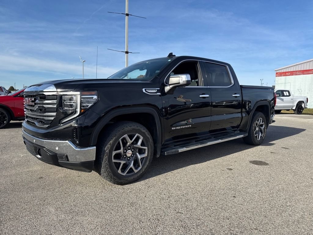 2023 GMC Sierra 1500 SLT's photo
