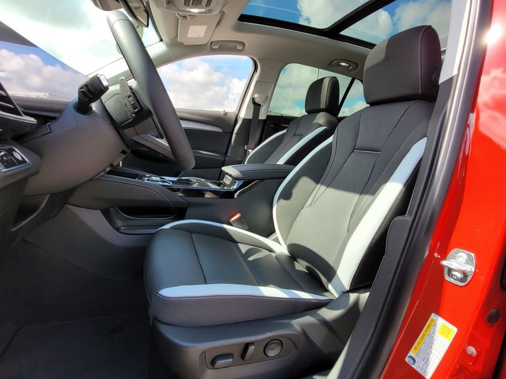 2025 Buick Envision Sport Touring photo 3