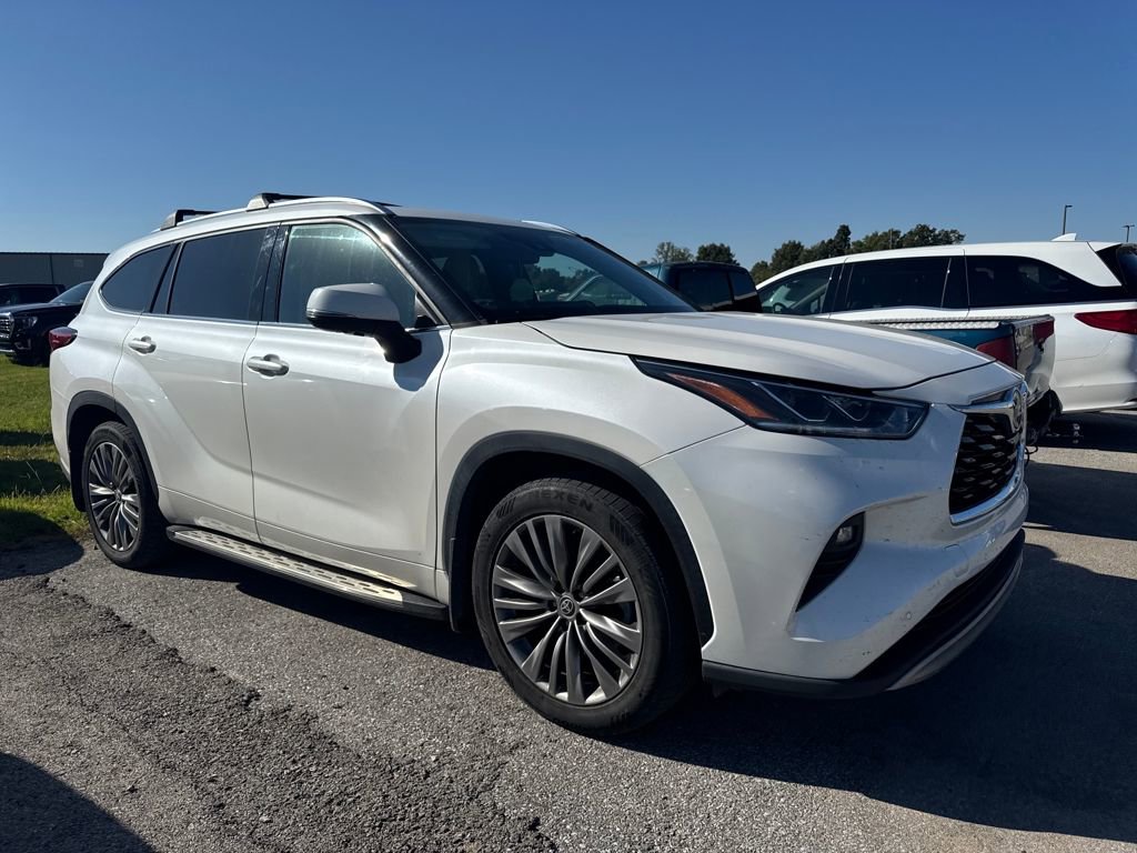 2021 Toyota Highlander Platinum photo 3