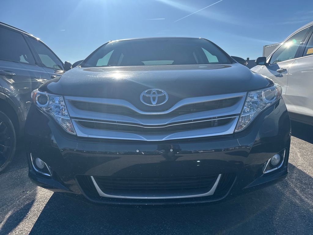 2015 Toyota Venza XLE photo 2