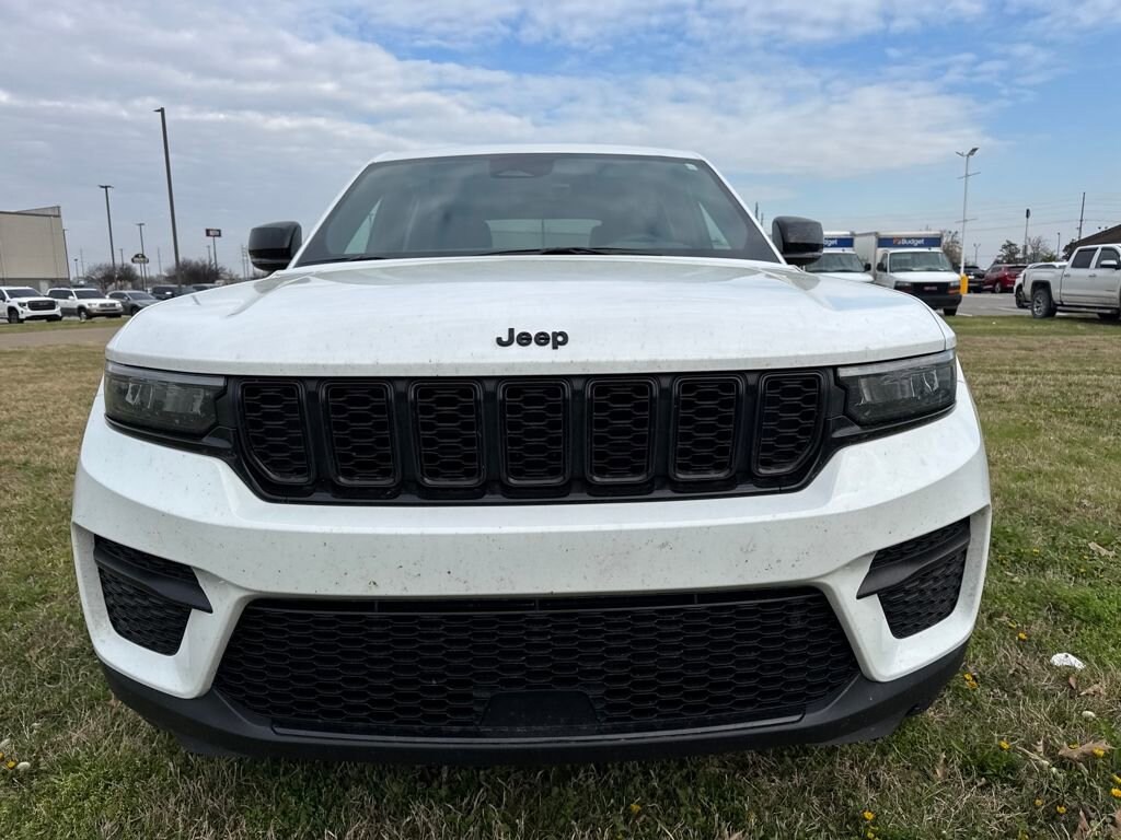 Used 2025 Jeep Grand Cherokee Laredo