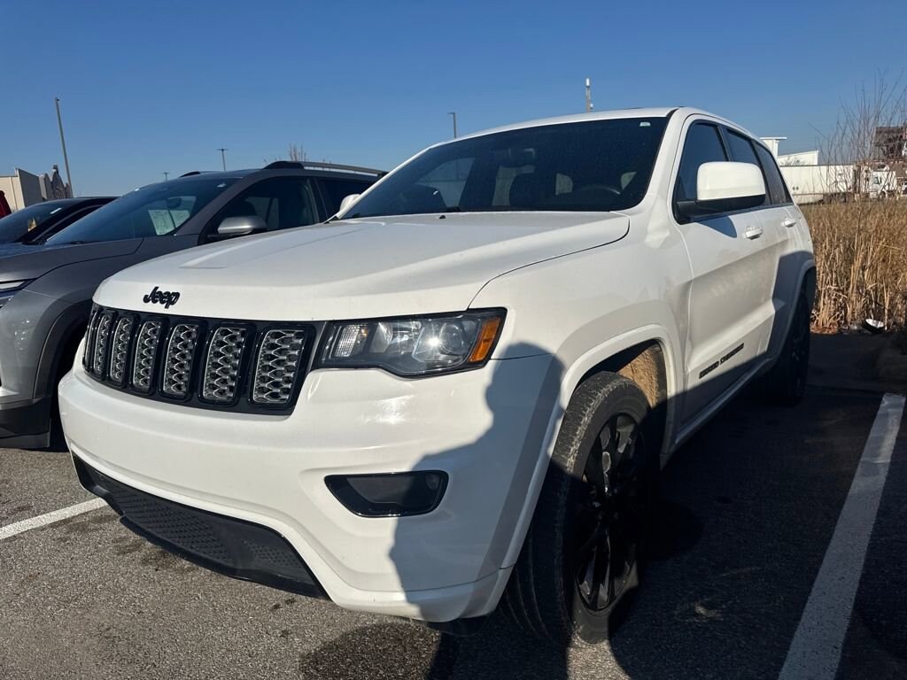 Used 2017 Jeep Grand Cherokee Altitude