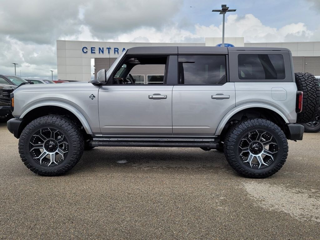 Used 2024 Ford Bronco Outer Banks SUV