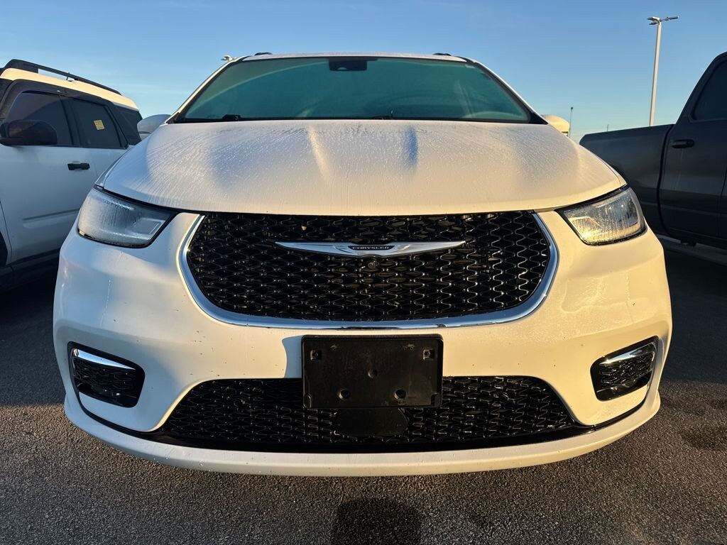 Used 2022 Chrysler Pacifica Touring L Van Passenger Van