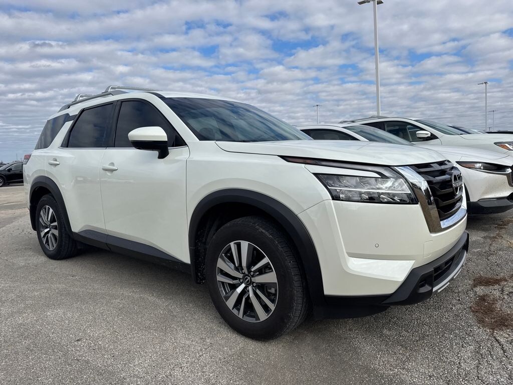 Used 2024 Nissan Pathfinder SL SUV